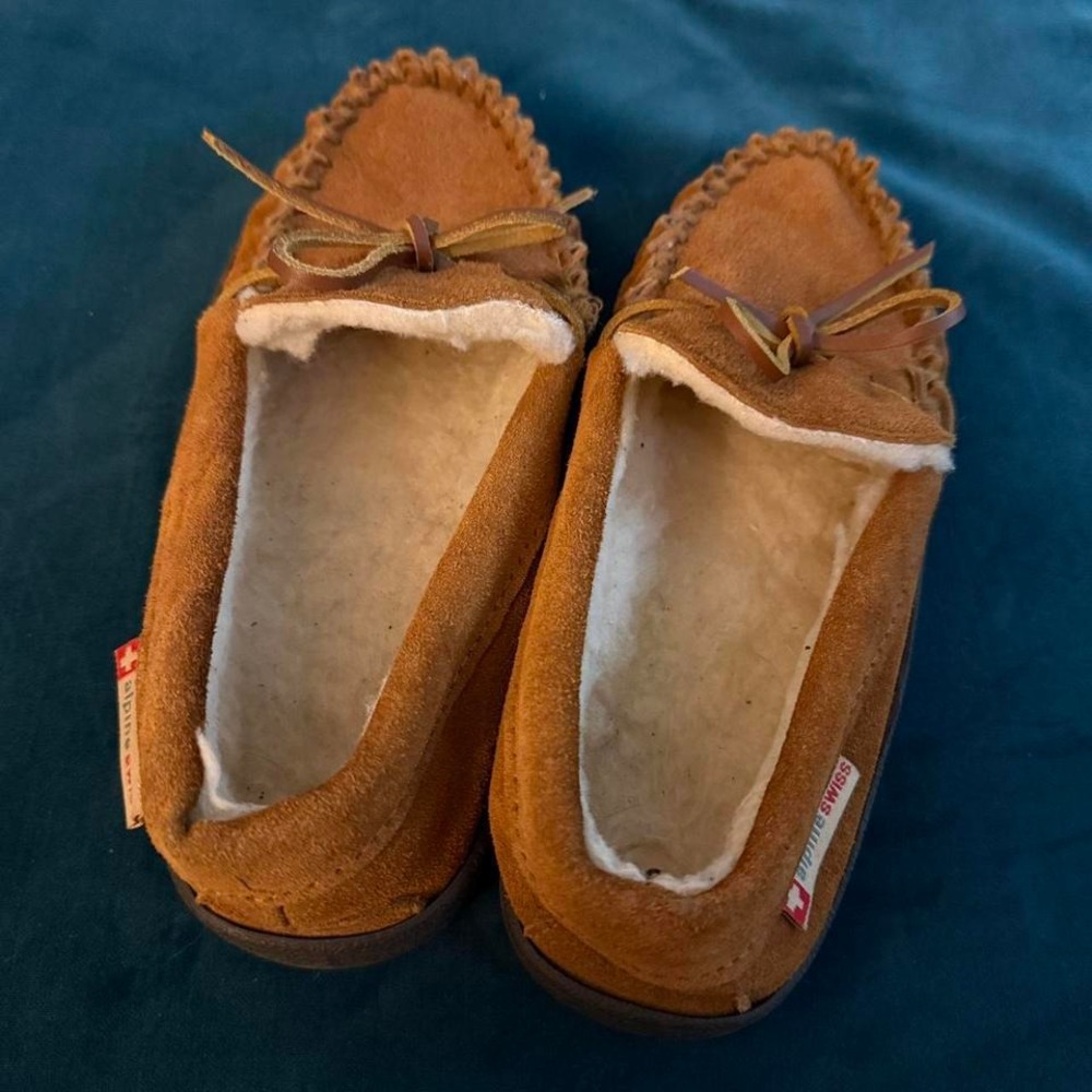 Alpine‎ Swiss Women's Moccasin Slippers - Size 6